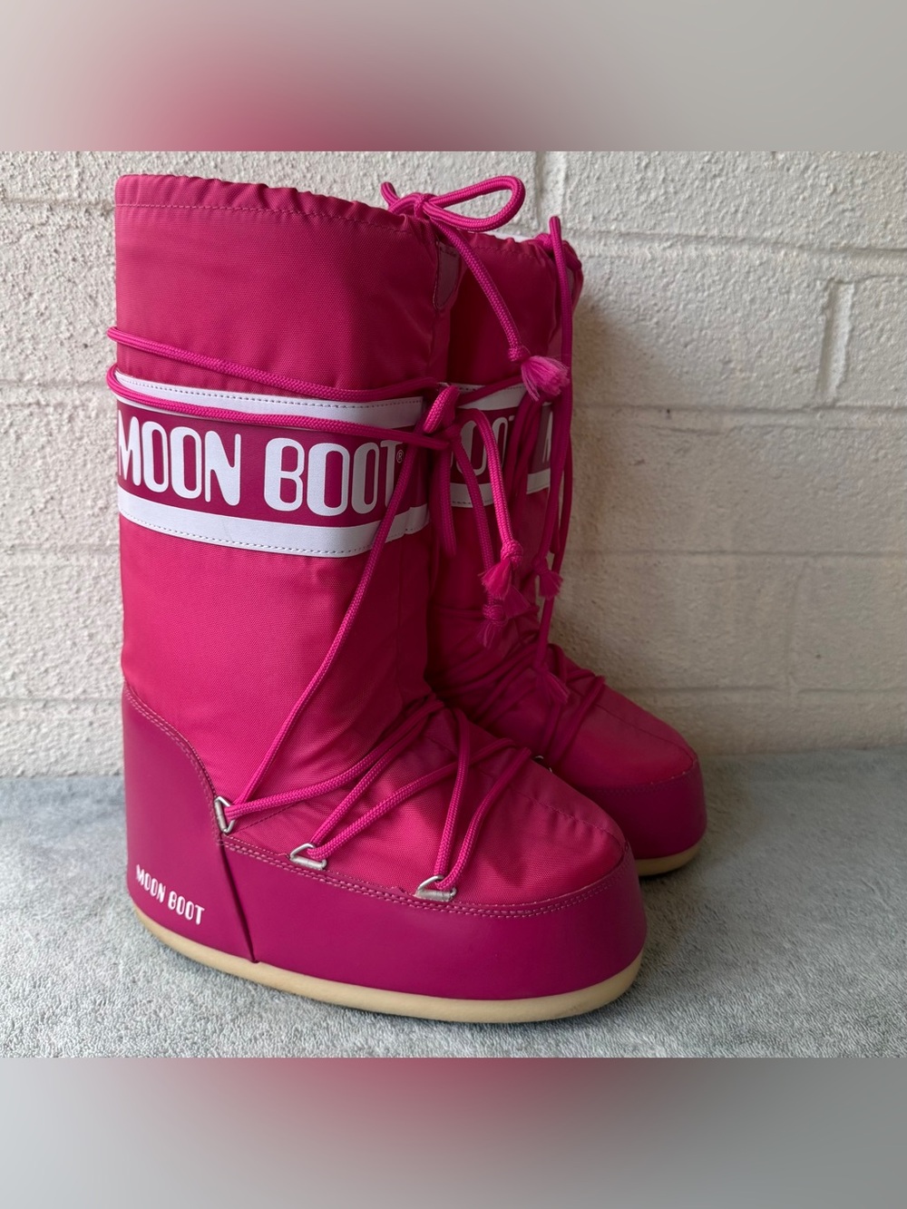 MOON BOOT WOMEN ICON NYLON SNOW BOOTS HOT PINK SIZE US 7-8.5